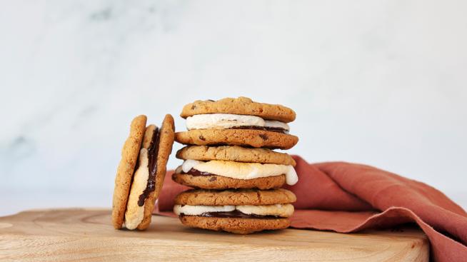 Smore'gers (Chocolate Chip Cookie S'more Burger)