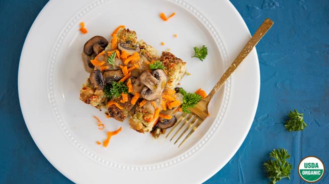 Veggie Loaf with Mushroom Gravy Served with Green Beans with a Kick